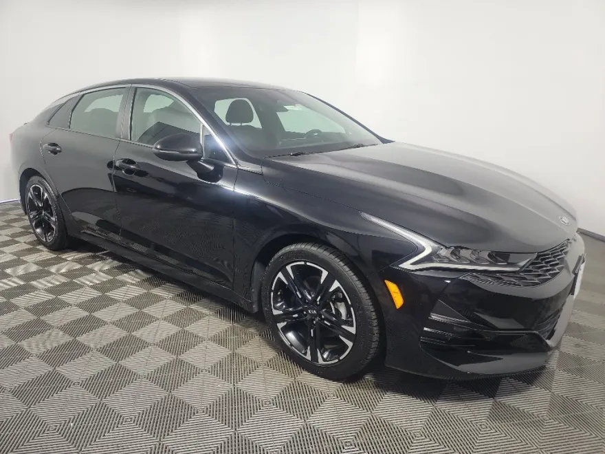 2021 Kia K5 GT-Line photo 1