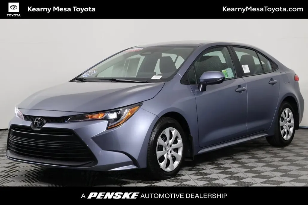 2025 Toyota Corolla LE photo 1