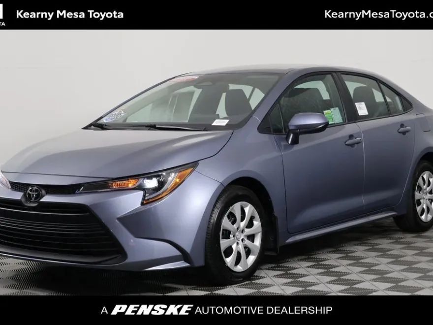 2025 Toyota Corolla LE photo 1