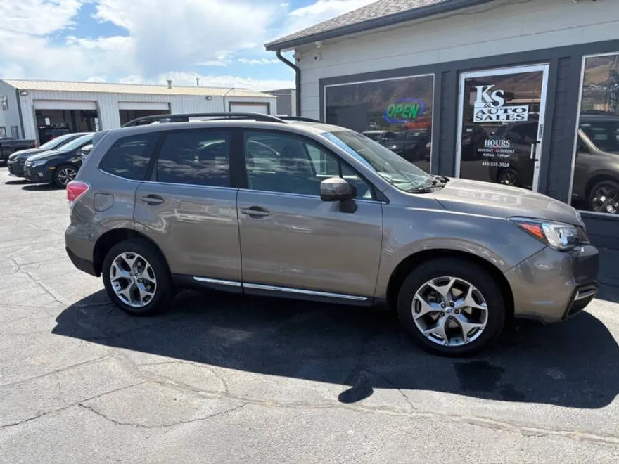 2018 Subaru Forester 2.5i Touring photo 1