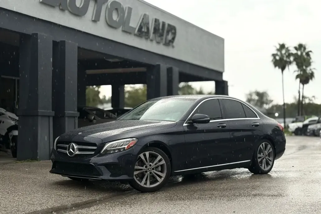 2019 Mercedes Benz C 300 photo 1