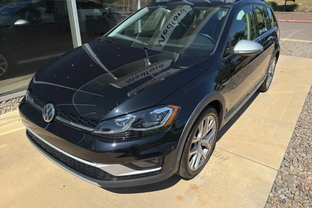 2019 Volkswagen Golf Alltrack SE photo 1
