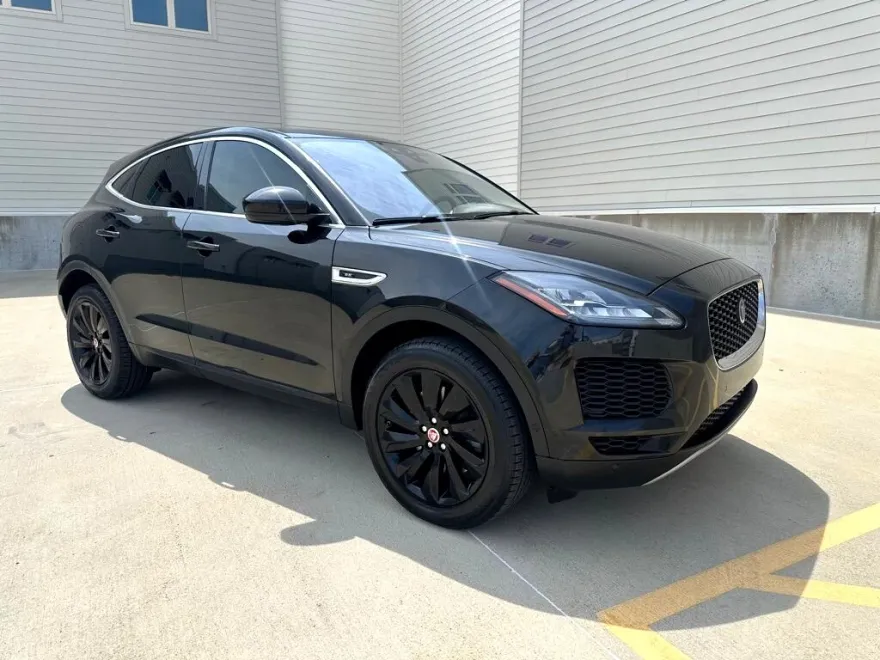2018 Jaguar E-PACE SE photo 1