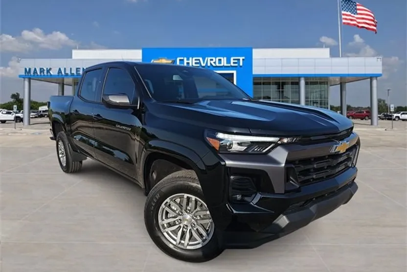 2026 Chevrolet Colorado LT photo 1