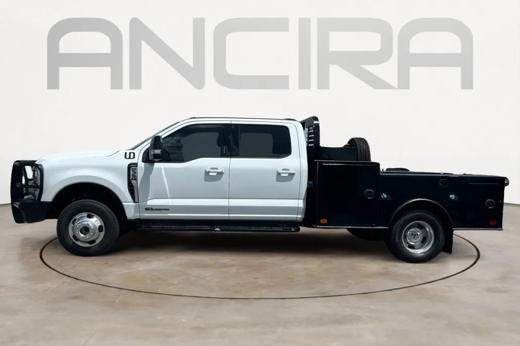 2024 Ford F-350 Lariat photo 1