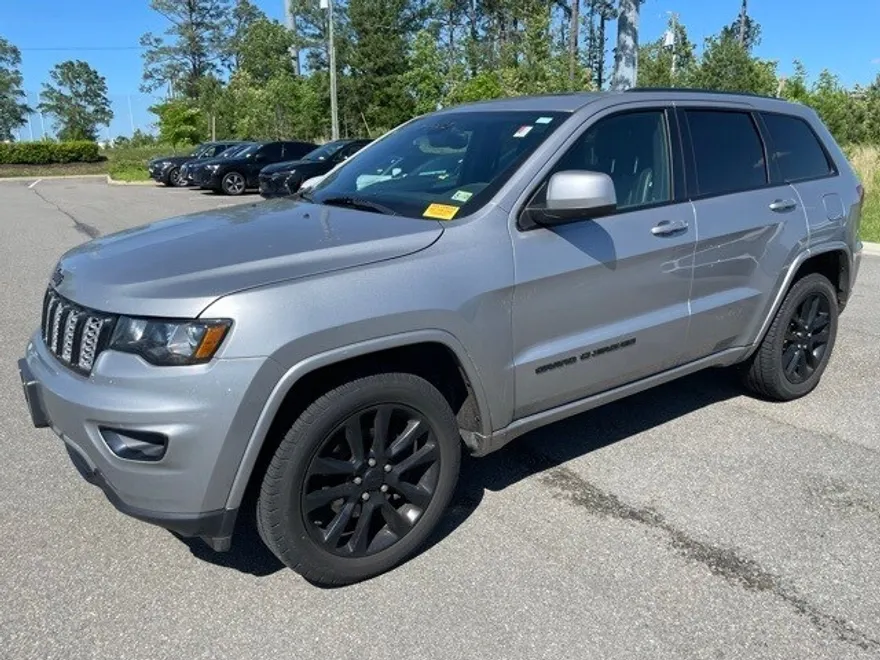 2018 Jeep Grand Cherokee Altitude photo 1
