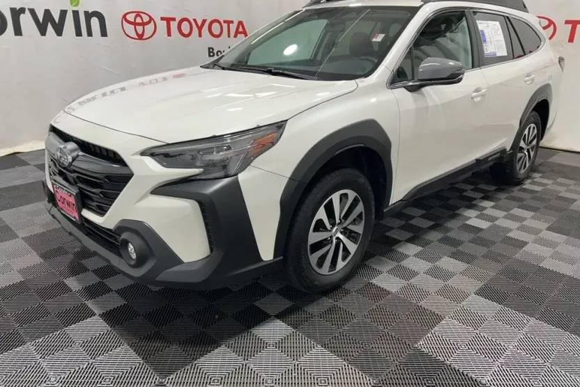 2024 Subaru Outback Premium photo 1