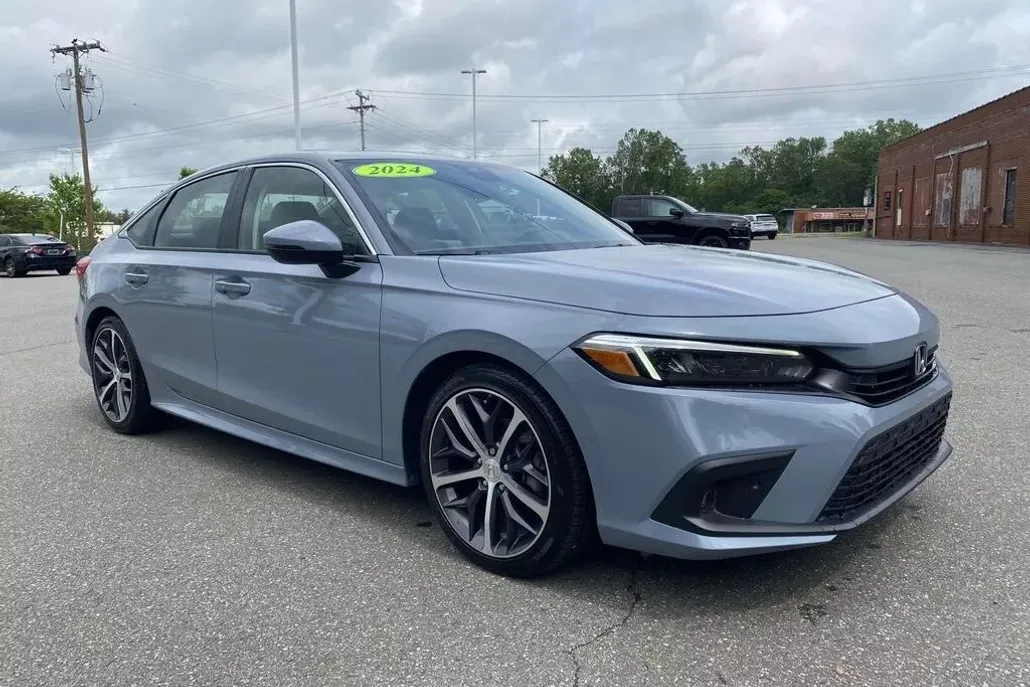 2024 Honda Civic Touring photo 1