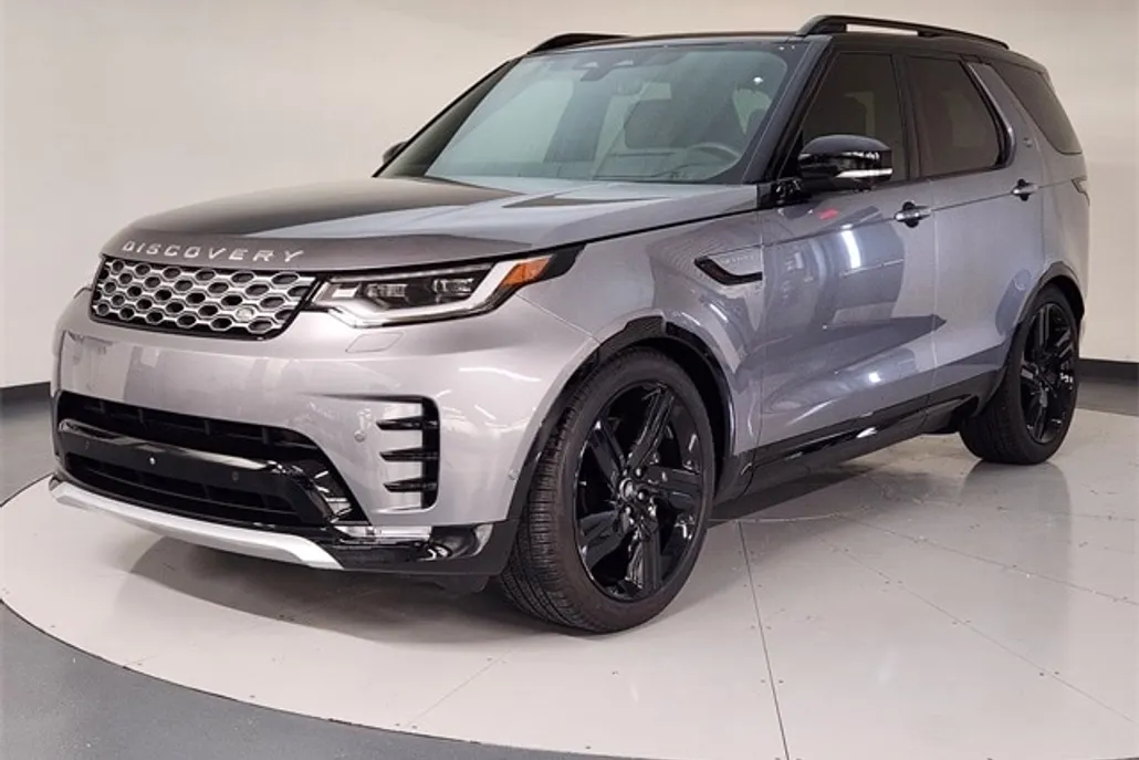 2024 Land Rover Discovery Metropolitan Edition photo 1