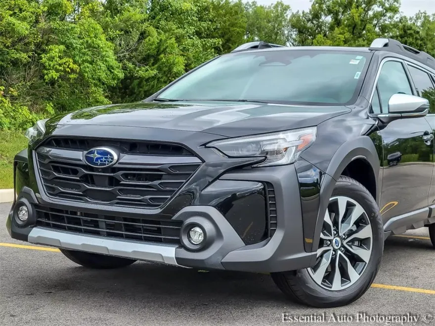 2023 Subaru Outback Touring XT photo 1
