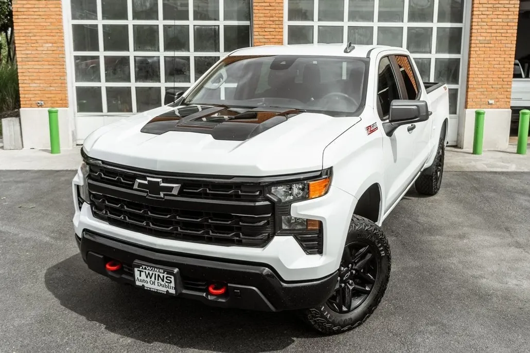 2023 Chevrolet Silverado 1500 Custom Trail Boss photo 1