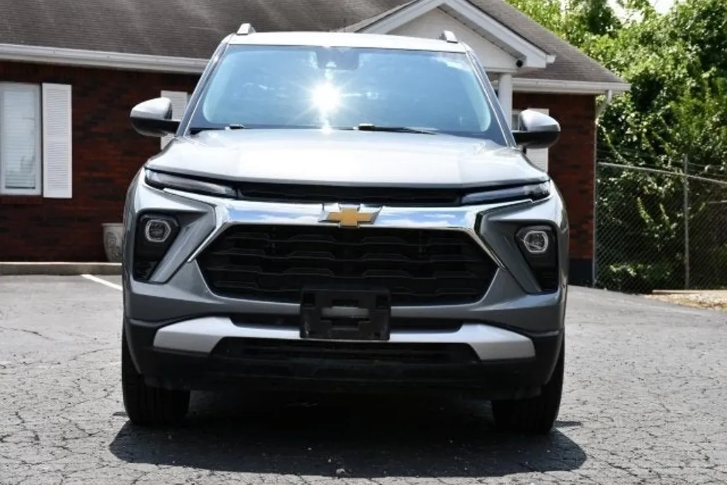 2024 Chevrolet Trailblazer LT photo 1