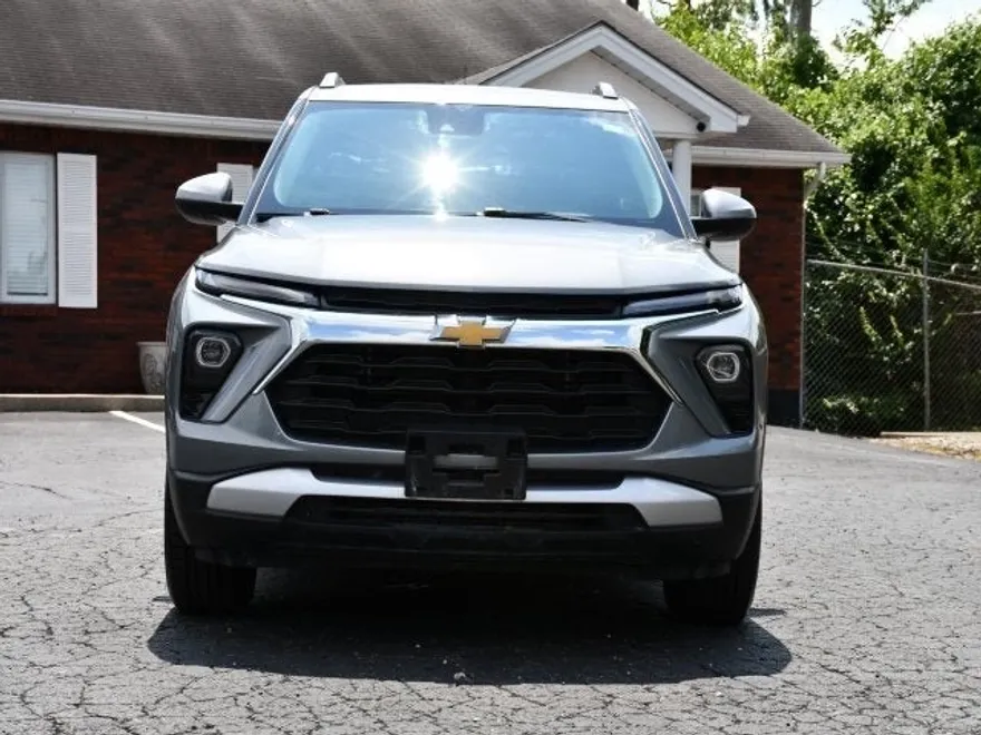 2024 Chevrolet Trailblazer LT photo 1