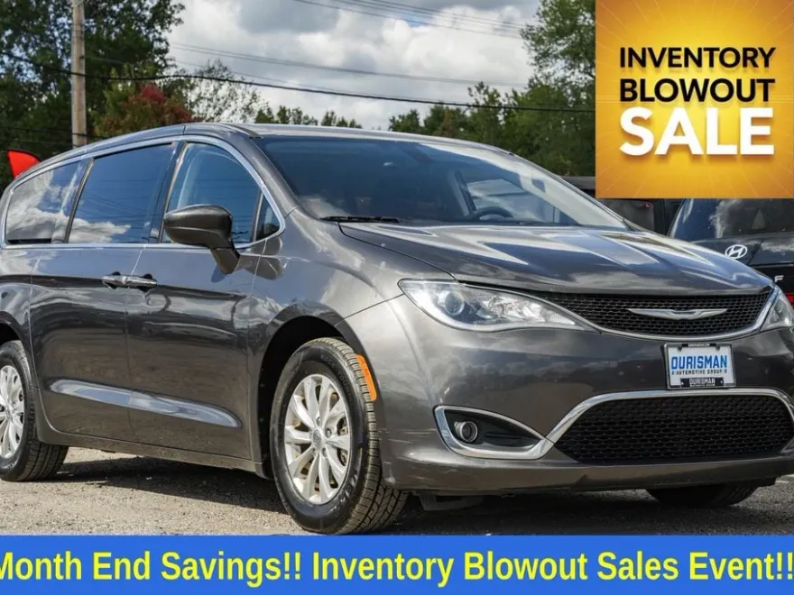 2018 Chrysler Pacifica Touring Plus photo 1