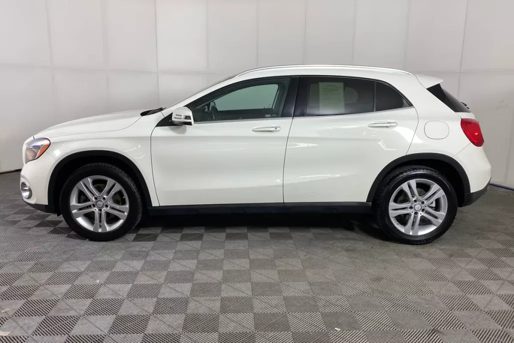 2018 Mercedes Benz GLA 250 photo 1