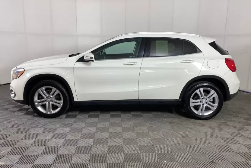 2018 Mercedes Benz GLA 250 photo 1