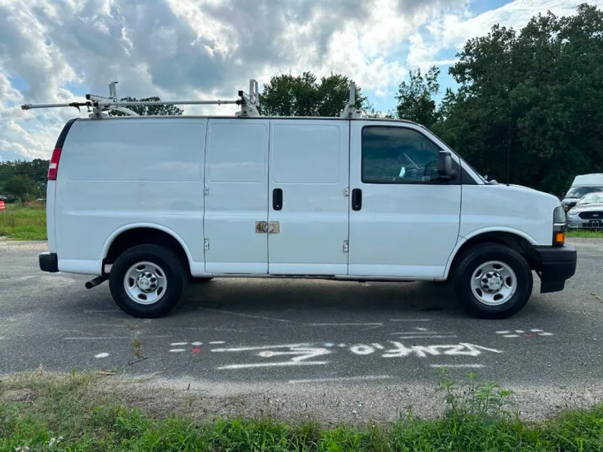 2019 Chevrolet Express 3500 Cargo Van photo 1