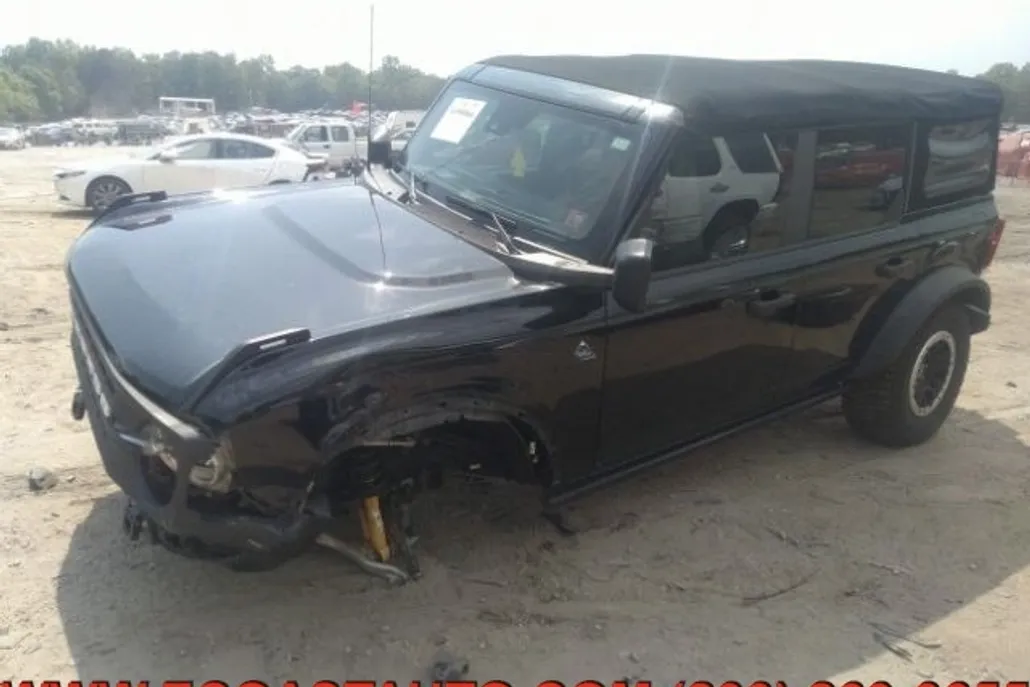 2022 Ford Bronco Base photo 1