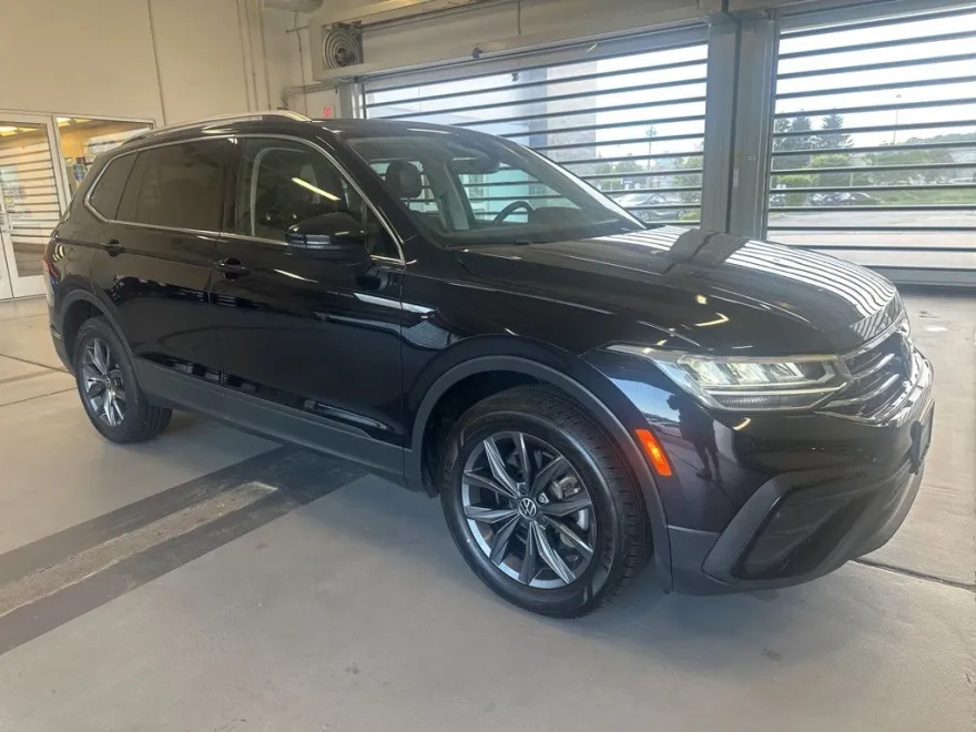 2022 Volkswagen Tiguan SE photo 1