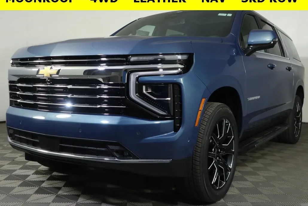 2025 Chevrolet Suburban LT photo 1
