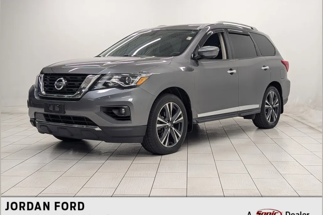 2019 Nissan Pathfinder Platinum photo 1