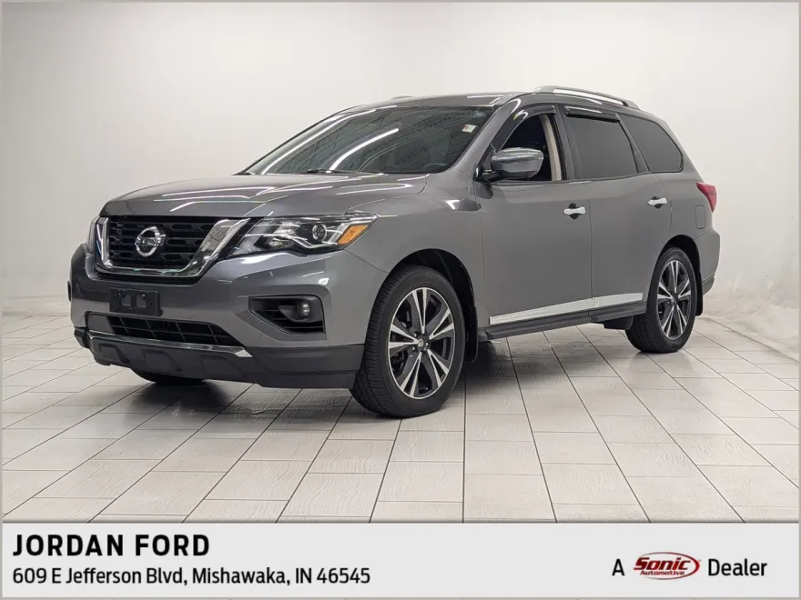 2019 Nissan Pathfinder Platinum photo 1