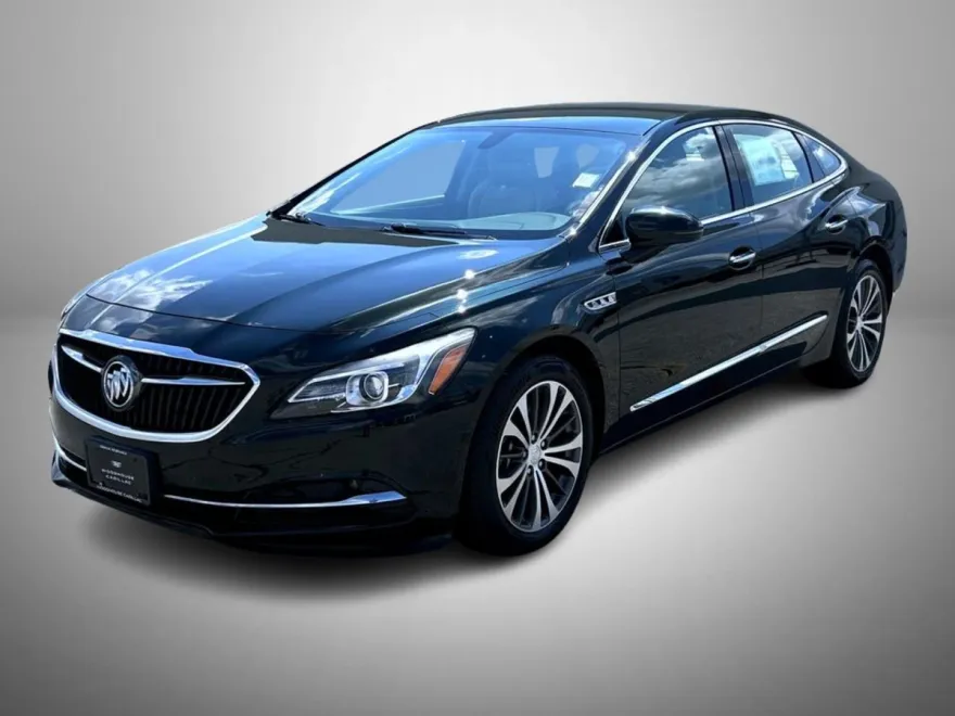 2017 Buick LaCrosse Preferred photo 1