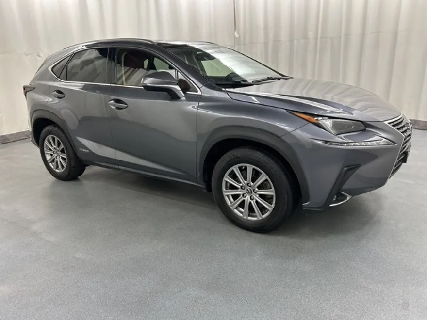 2021 Lexus NX 300h photo 1