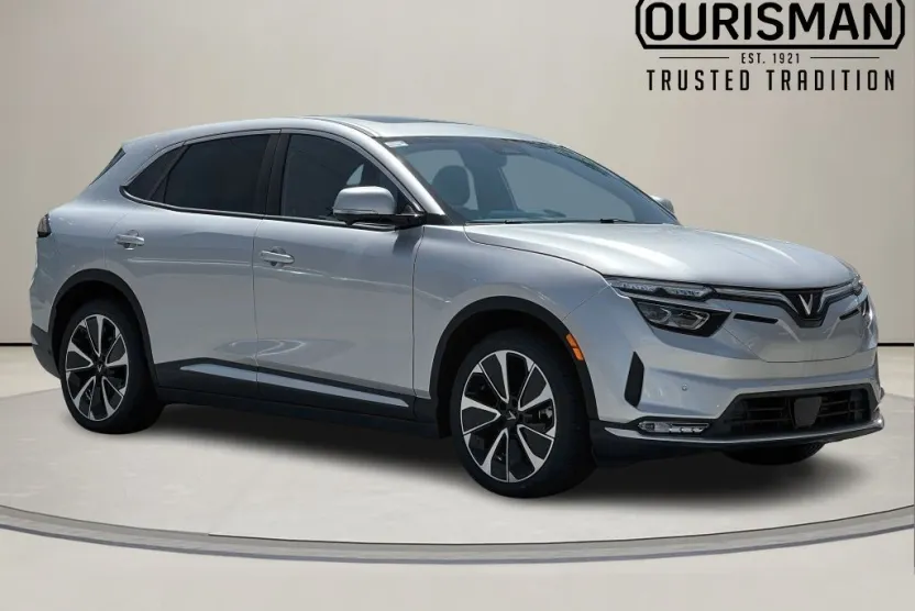2025 Vinfast VF 8 8 photo 1