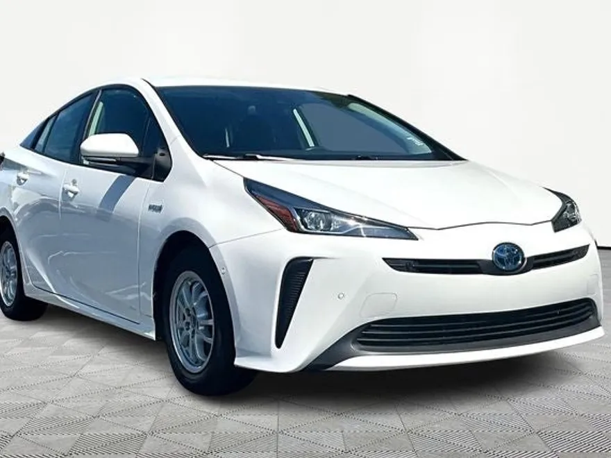 2021 Toyota Prius Base photo 1