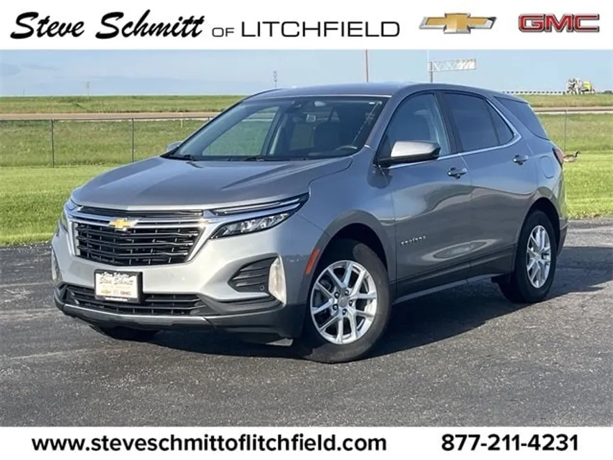 2023 Chevrolet Equinox LT photo 1