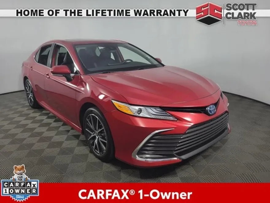 2024 Toyota Camry Hybrid XLE photo 1