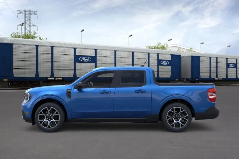 2025 Ford Maverick Lariat photo 1
