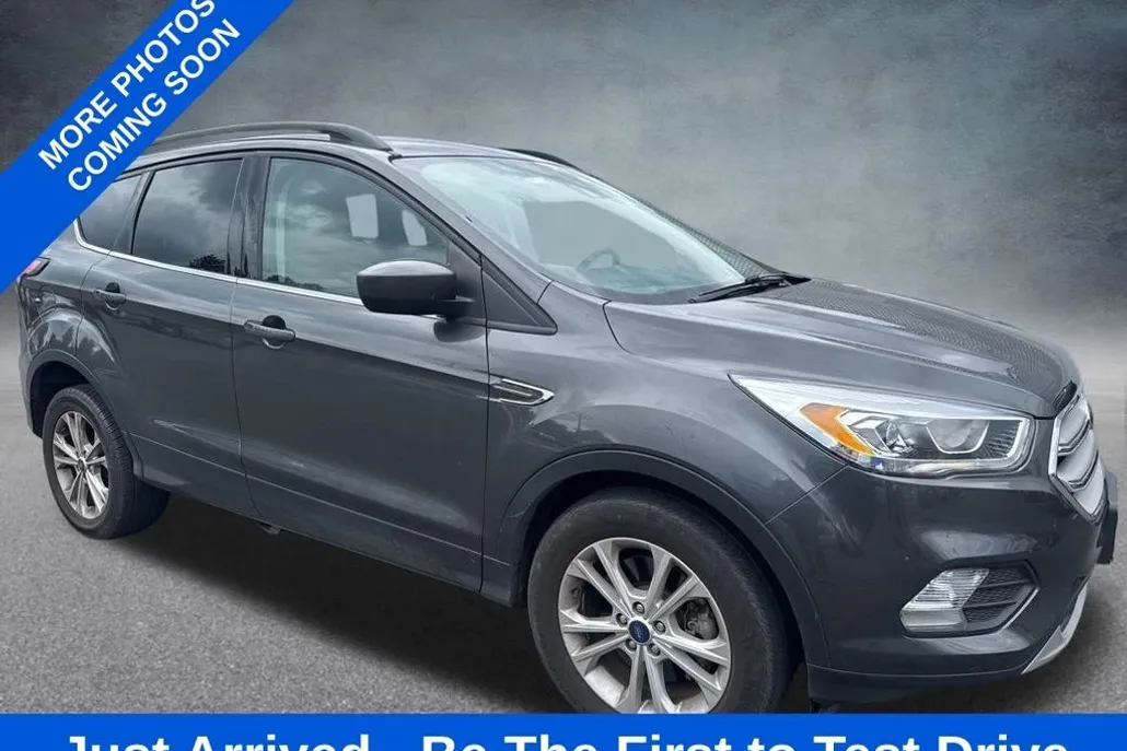 2018 Ford Escape SEL photo 1