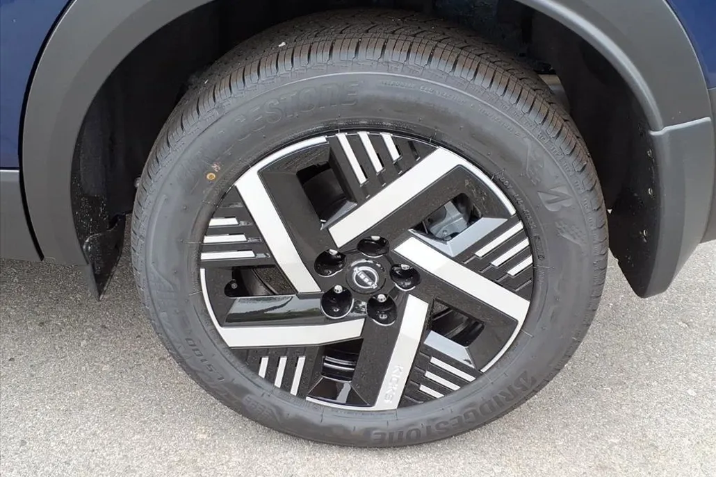 2026 Nissan Kicks SV photo 1