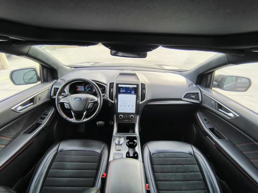 2022 Ford Edge ST-Line photo 1