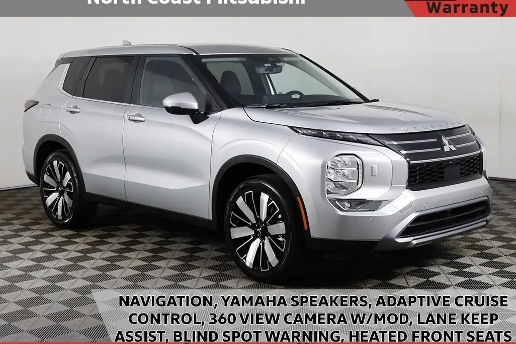 2025 Mitsubishi Outlander SE photo 1
