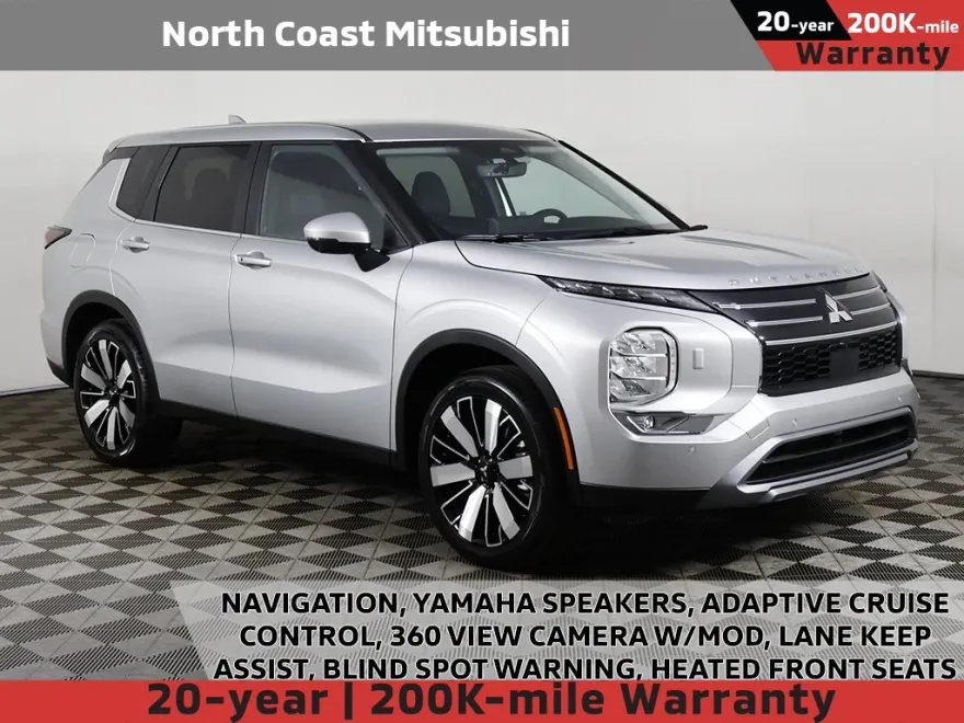 2025 Mitsubishi Outlander SE photo 1