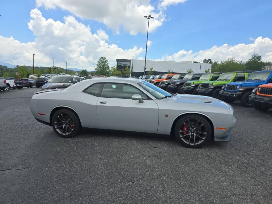 2022 Dodge Challenger R/T Scat Pack photo 1