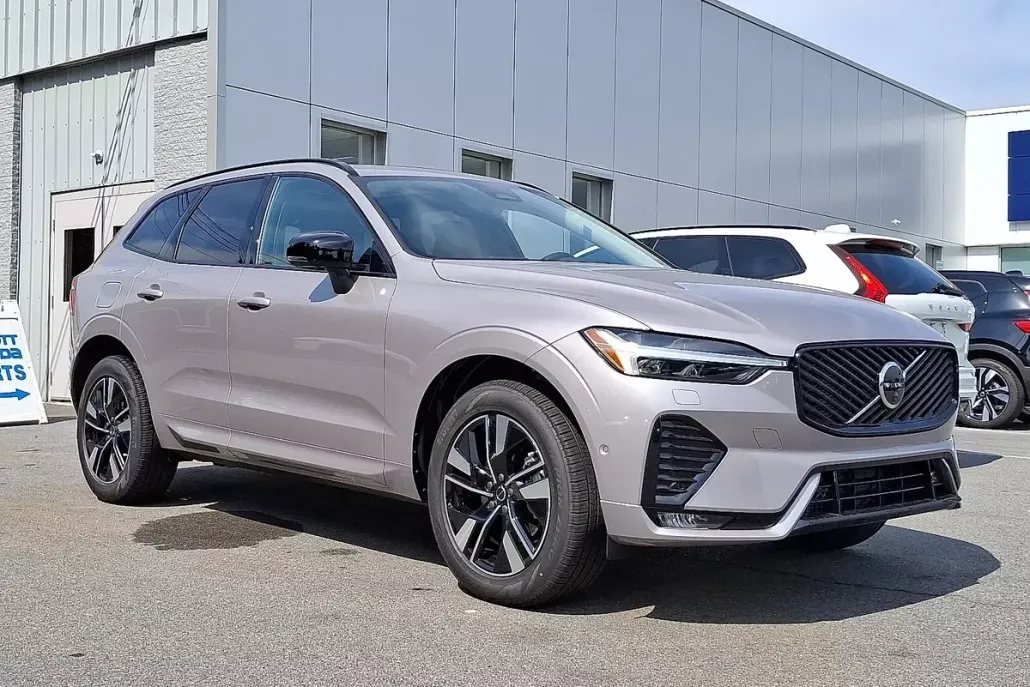 2026 Volvo XC60 B5 Plus photo 1