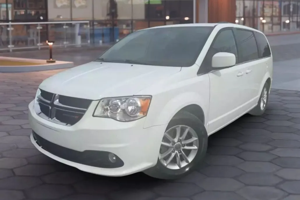 2019 Dodge Grand Caravan SXT photo 1
