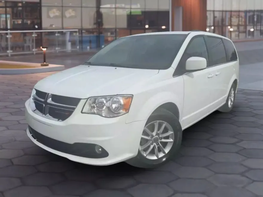 2019 Dodge Grand Caravan SXT photo 1
