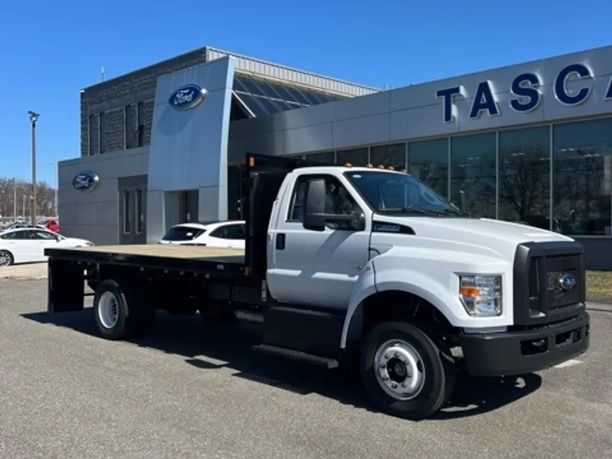 2024 Ford F-650 Base photo 1