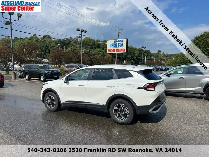 2024 Kia Sportage LX photo 1