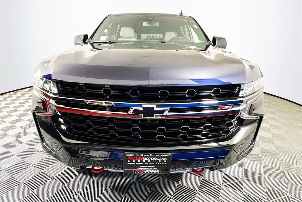 2022 Chevrolet Suburban Z71 photo 1