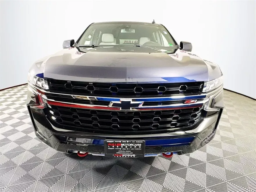 2022 Chevrolet Suburban Z71 photo 1