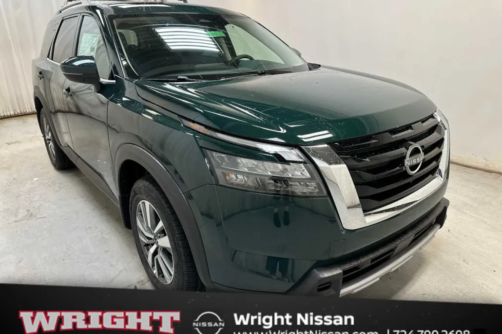 2025 Nissan Pathfinder SL photo 1