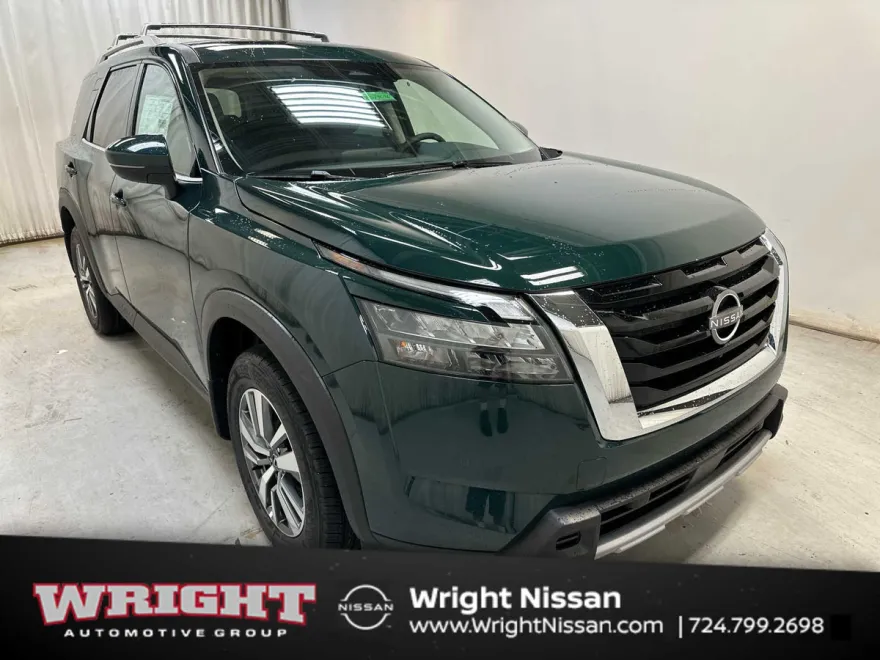 2025 Nissan Pathfinder SL photo 1