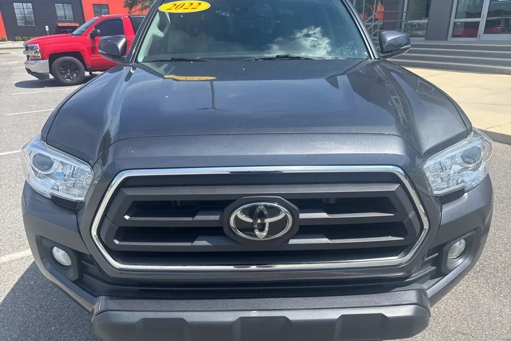 2022 Toyota Tacoma SR5 photo 1