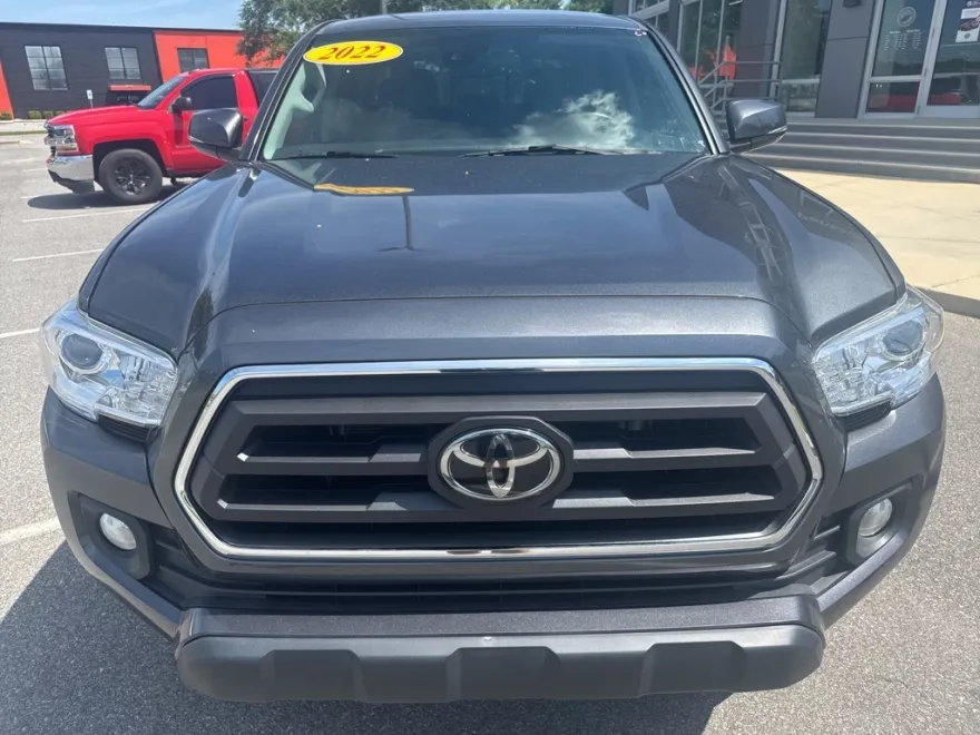 2022 Toyota Tacoma SR5 photo 1